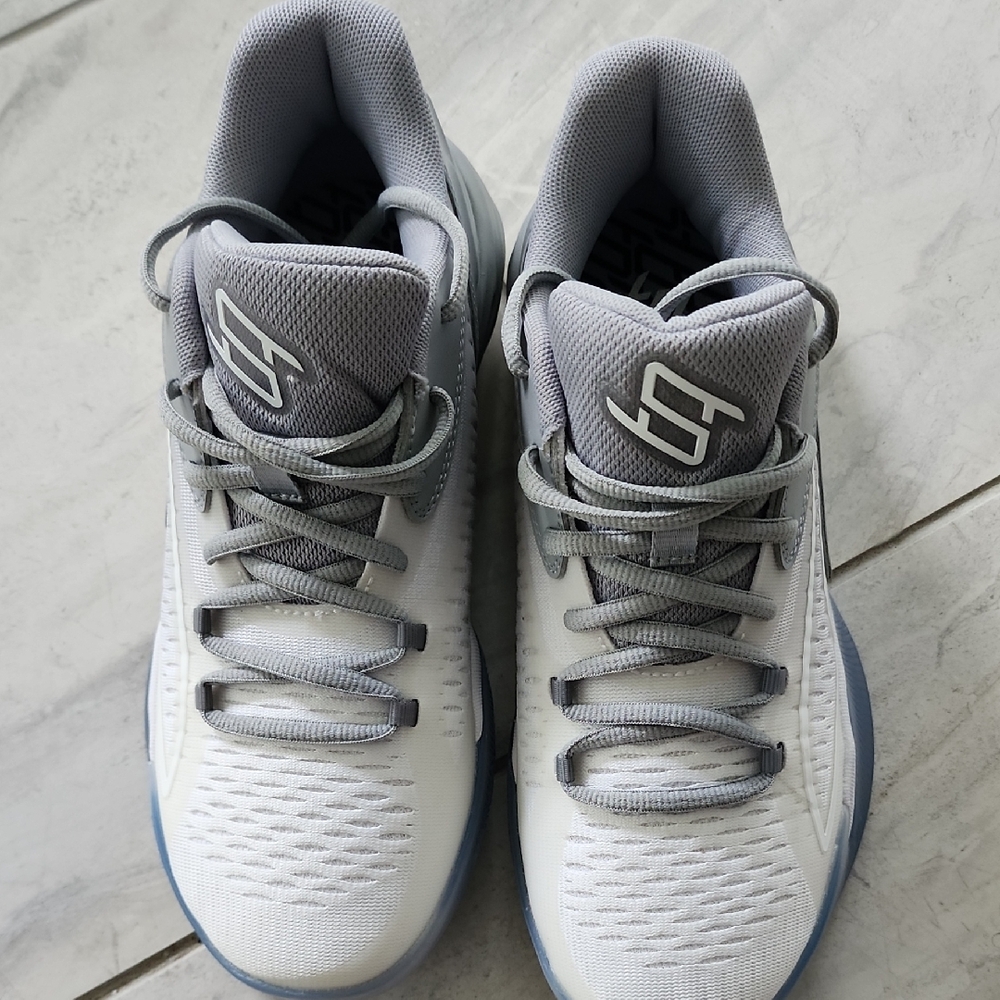 Puma Stylish Gray and White Sneakers
